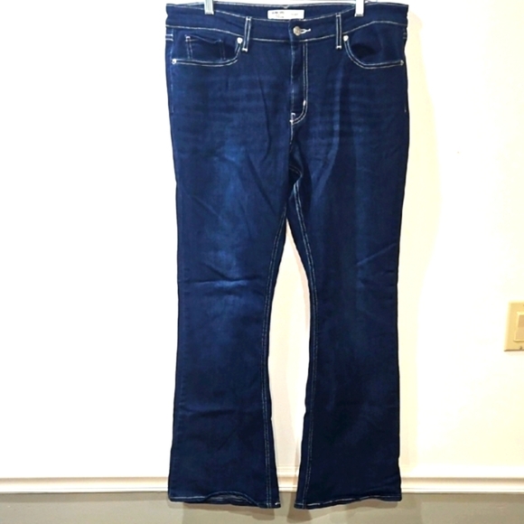 Signature by Levi Strauss Blue Bootcut Jeans - Picture 1 of 13
